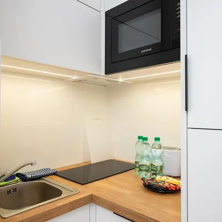 Krasinski Garden Comfort Apartment Warsaw Exterior photo